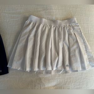Alo Varsity tennis skirt. White, size small. Like new